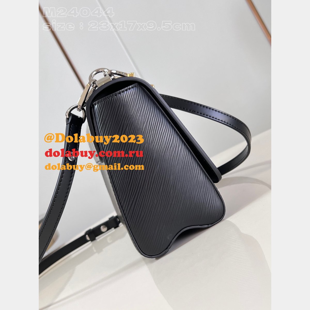 Designer Replicas Louis Vuitton 1:1 Mirror Twist M24043/M24044 Epi