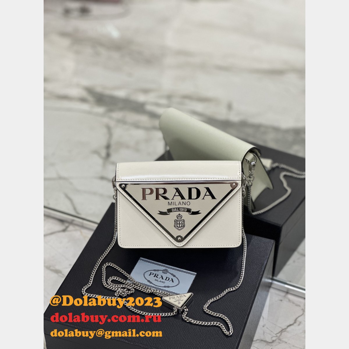 Affordable Luxury Prada Replica Mario Raffia Triangle 1BH189 Bag