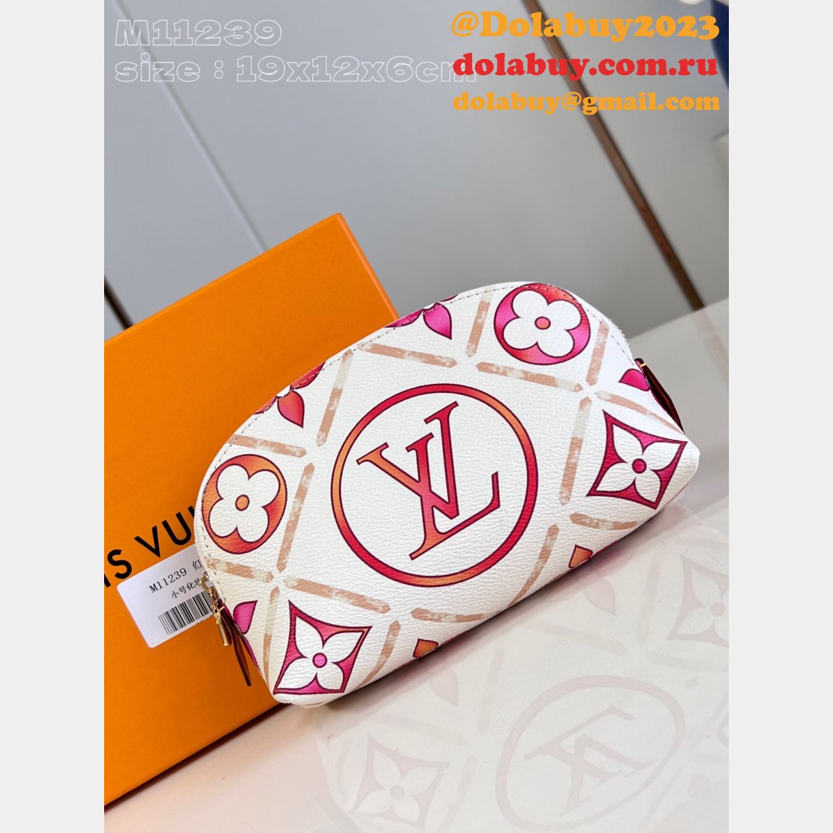 Pochette Cosmétique M11239 7 Star Louis Vuitton Fashion Replica Bag
