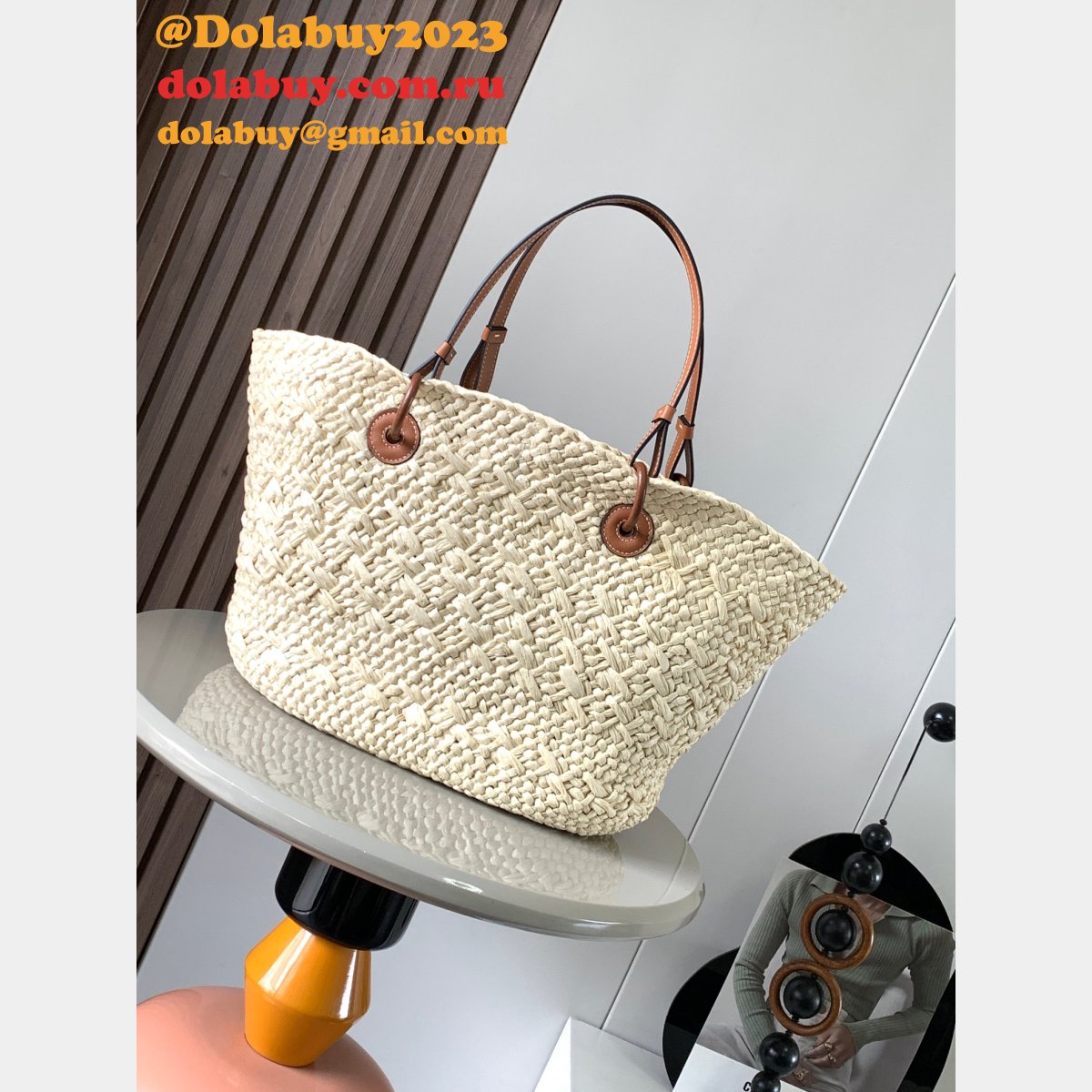 Perfect loewe Anagram Basket bag in iraca palm and calfskin 8008