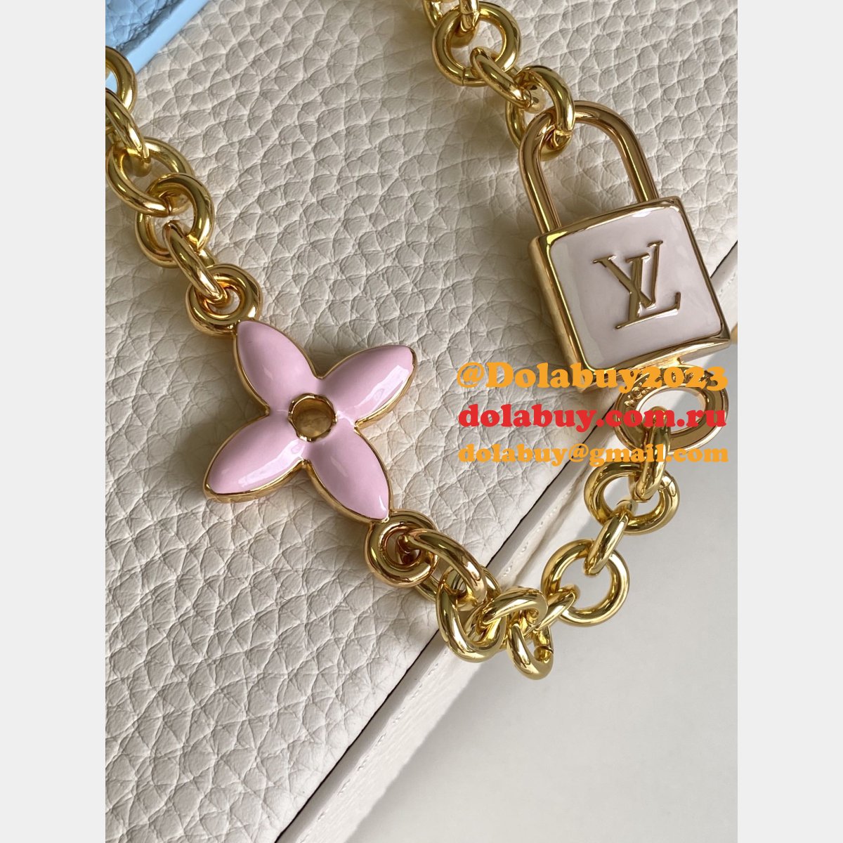 Top Quality Louis Vuitton M23952 Capucines Replica Bag