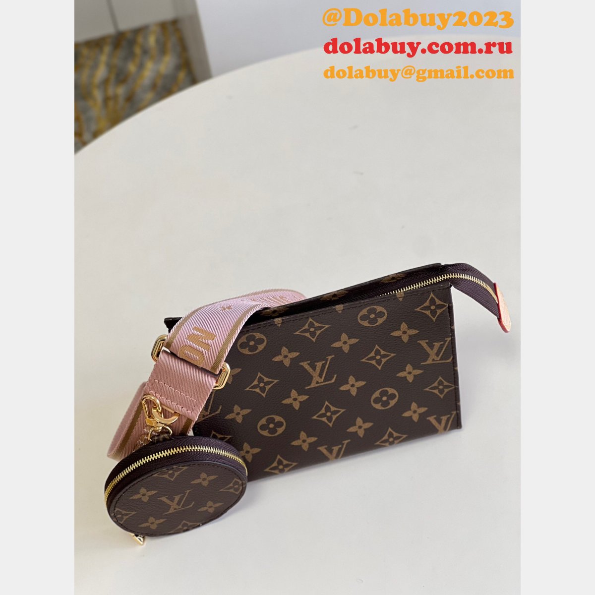 High Quality Designer Replica Louis Vuitton Purses M47546 Pouch