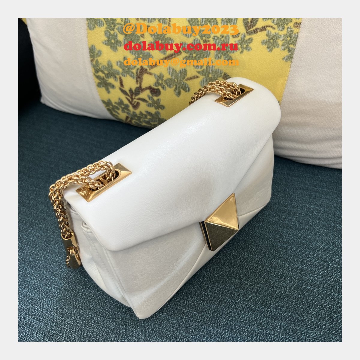 AAA+ Shop Valentino Garavani ONE STUD Chain Handbag