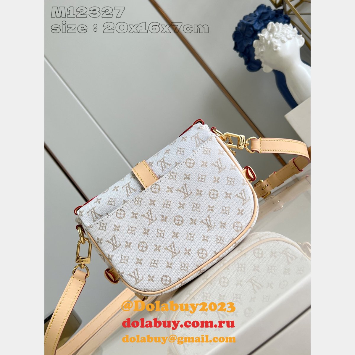 Designer Louis Vuitton Knockoff Saumur BB M12327 7 Star Bag