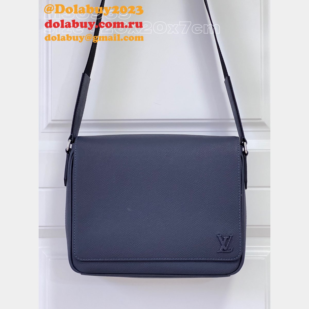 Copy Louis Vuitton District M30969 Taiga Men Knock Off Bags