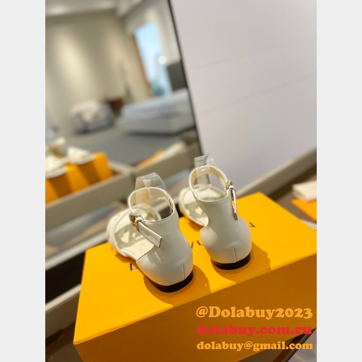 7 Star LV Isola Flat Sandal 1:1 Mirror