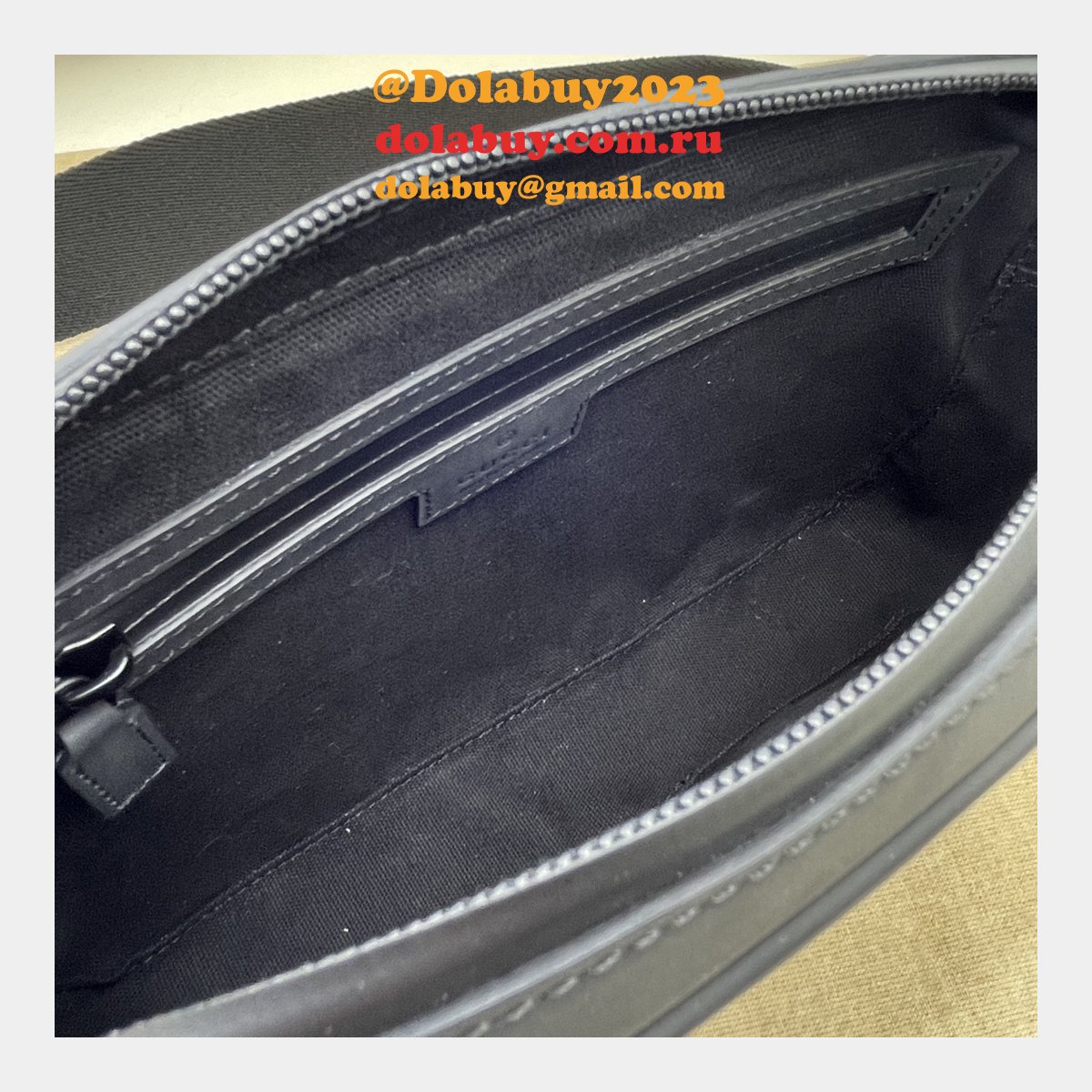 gg crossbody knockoff G*u*i rubber-effect 771293 black bag