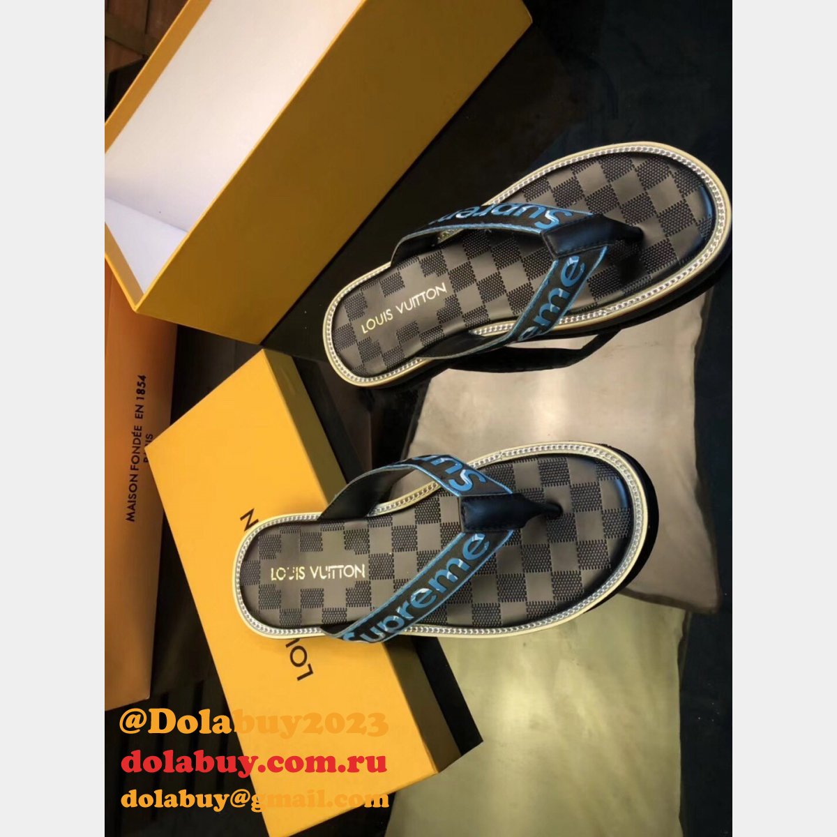 Louis Vuitton Replcia Beach Slippers 005 Shoes