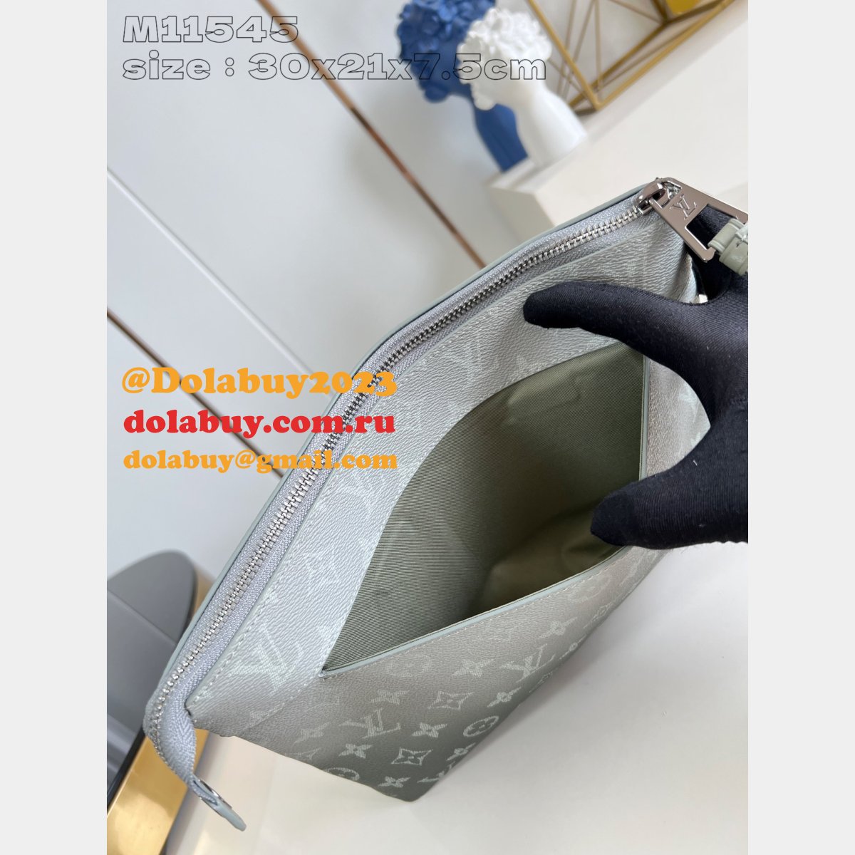 Louis Vuitton 7 Star Pochette Voyage Souple M11545 Replica Bag