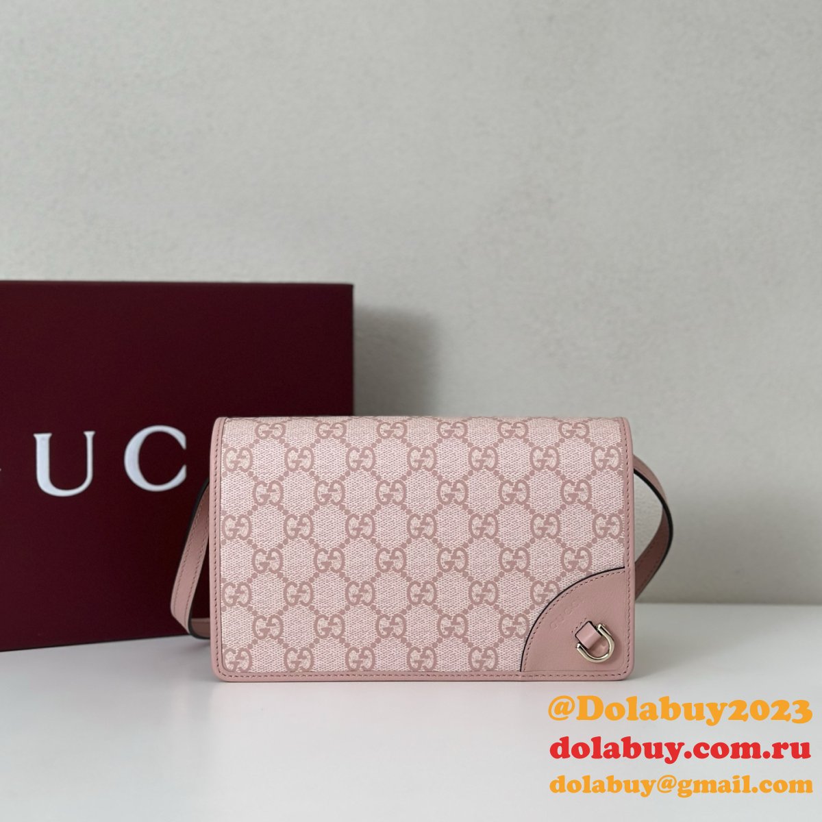 G*u*i designer gg emblem zip around wallet 819122
