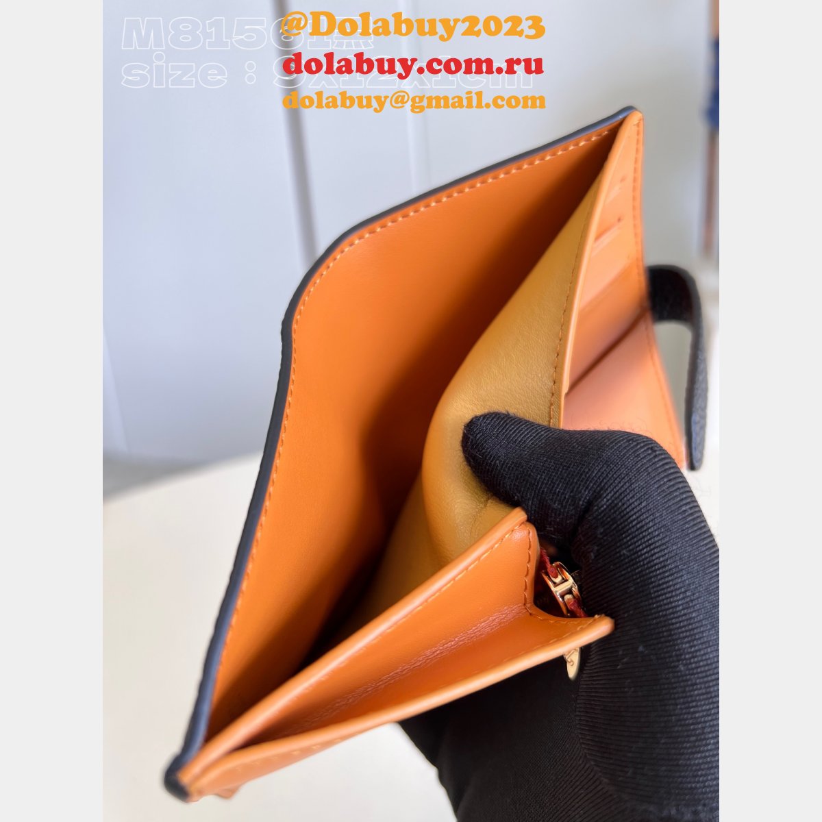 LV M82144/M82198/M82461/M81561 Vertical Compact Wallet Capucines