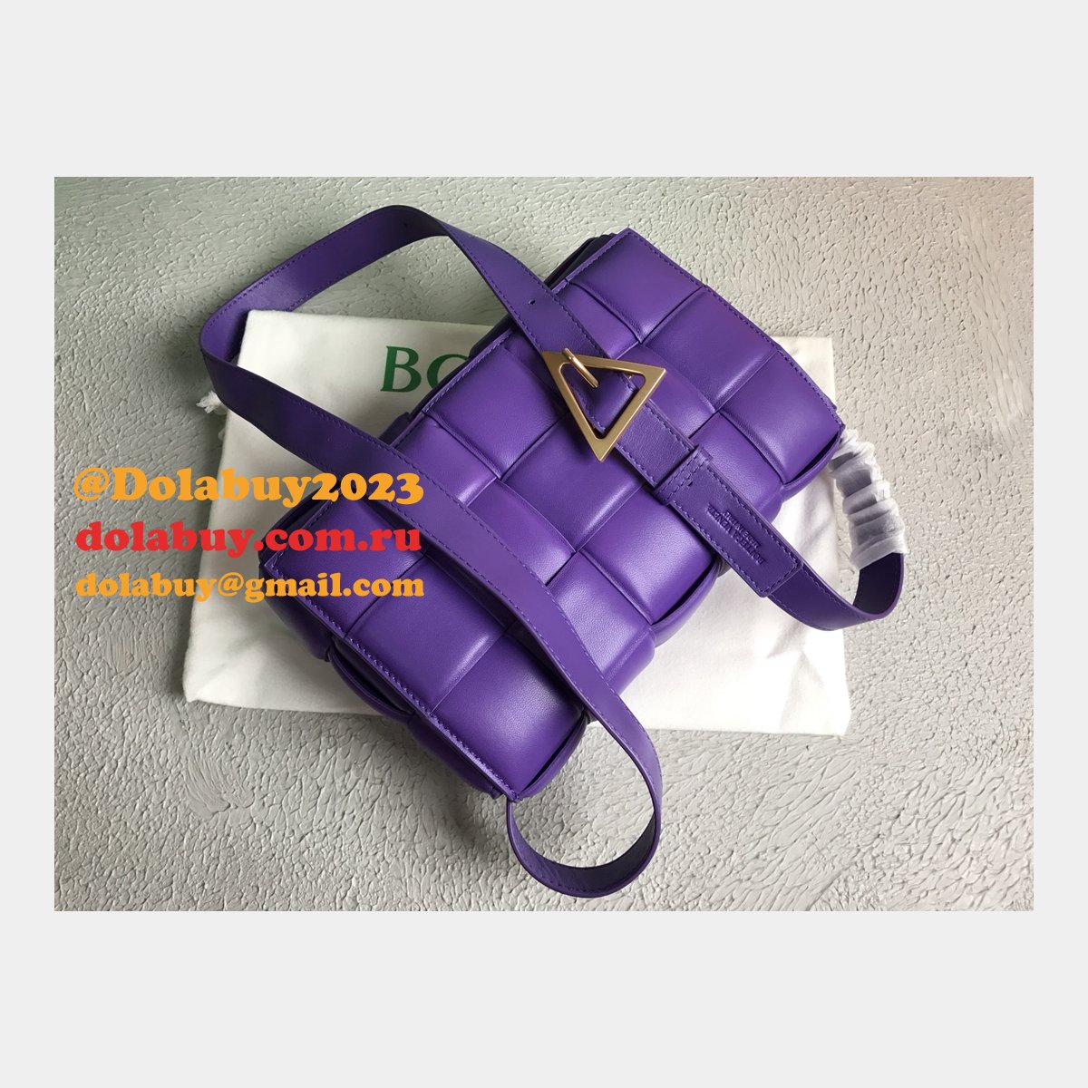 Bottega Veneta Best Replica Maxi Intreccio Cassette Nappa leather shoulder bag