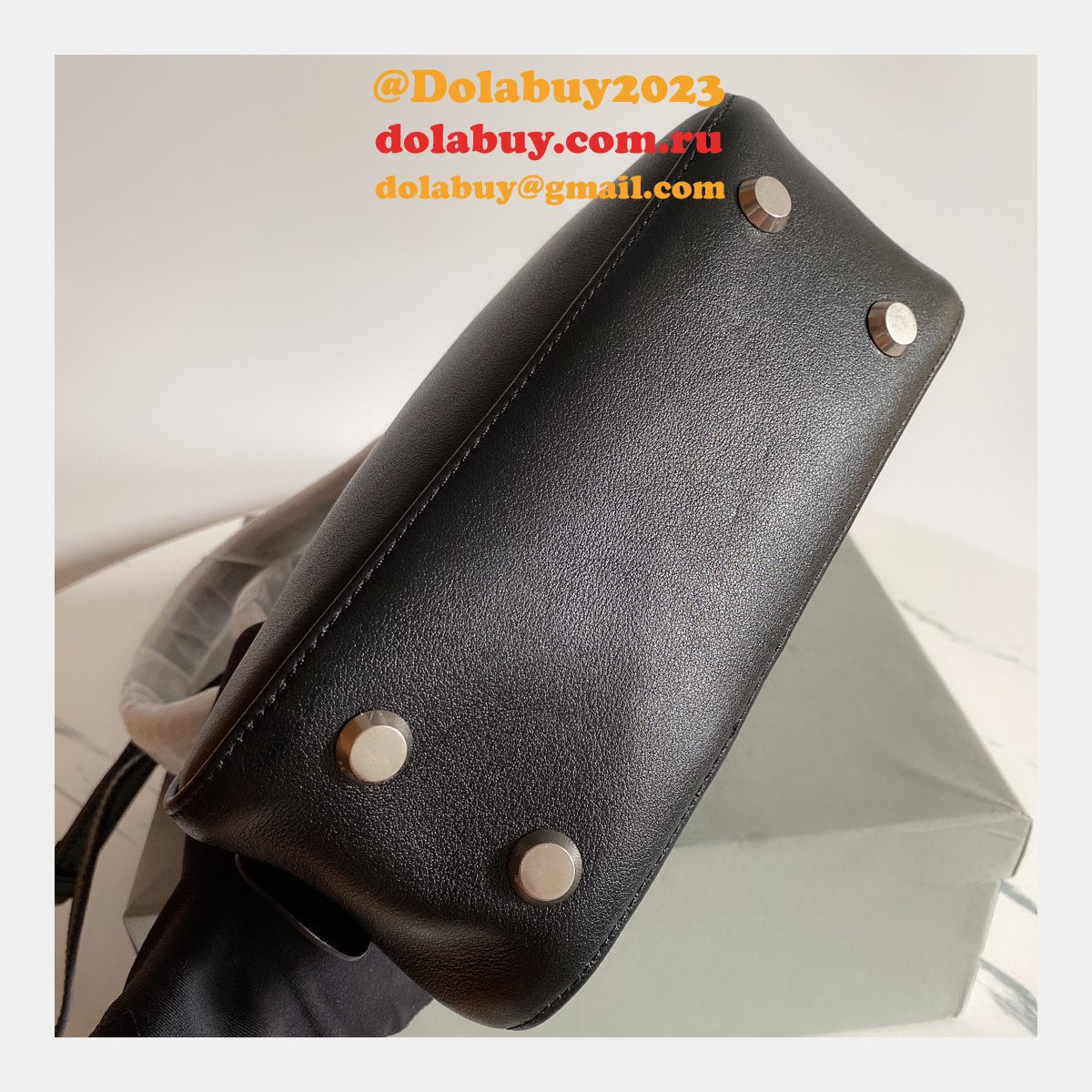 Luxury Balenciaga shoulder Triangle Black bag