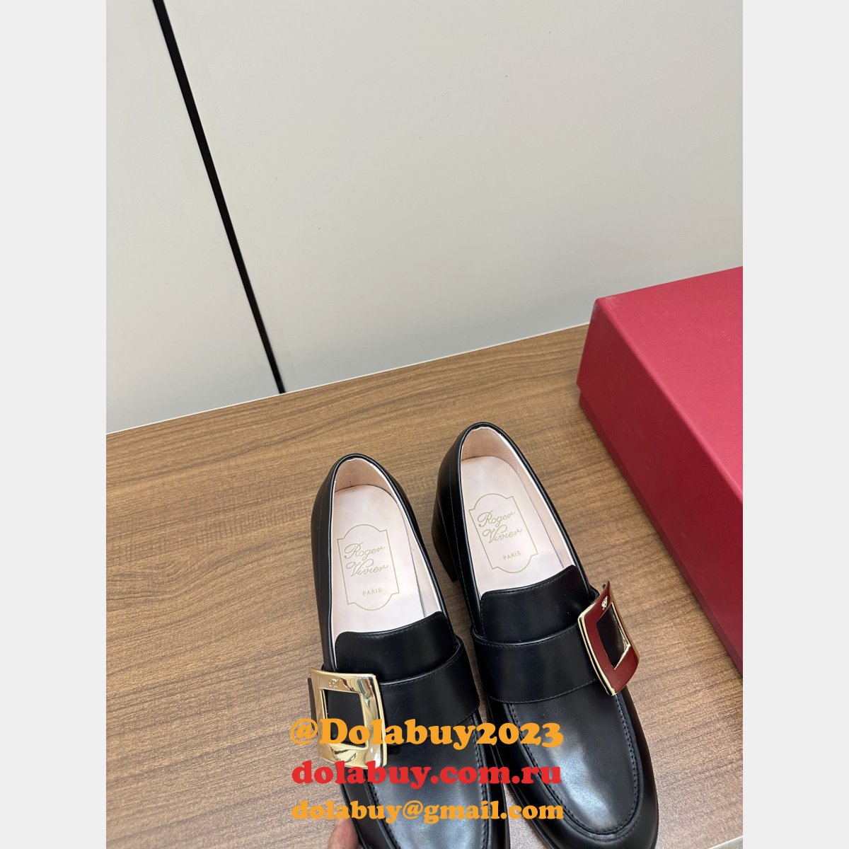 Roger Vivier Viv Replica Rangers Buckle-embellished Loafers Shoes