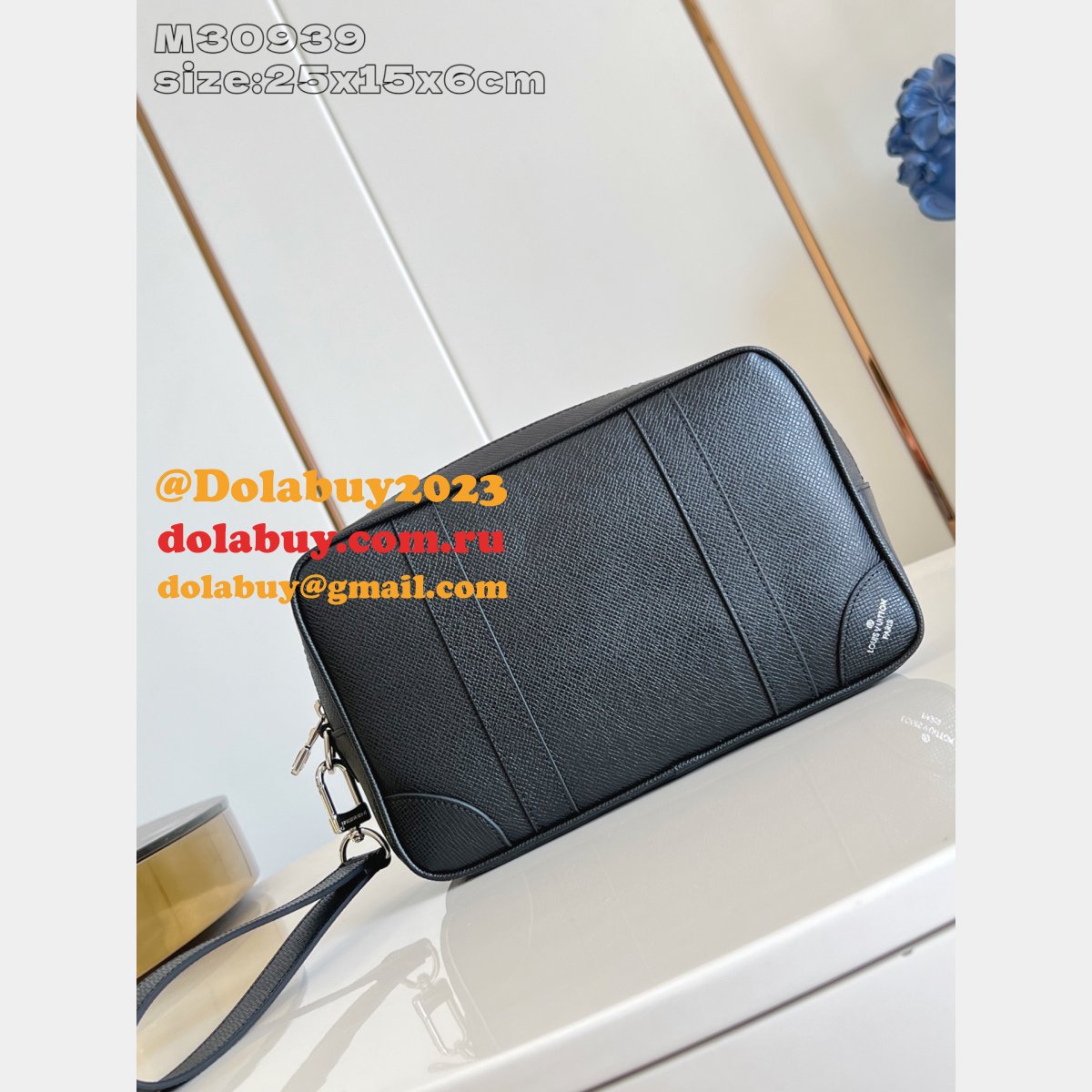 Louis Vuitton Pochette Kasai M30939 Luxury Taiga Leather Black