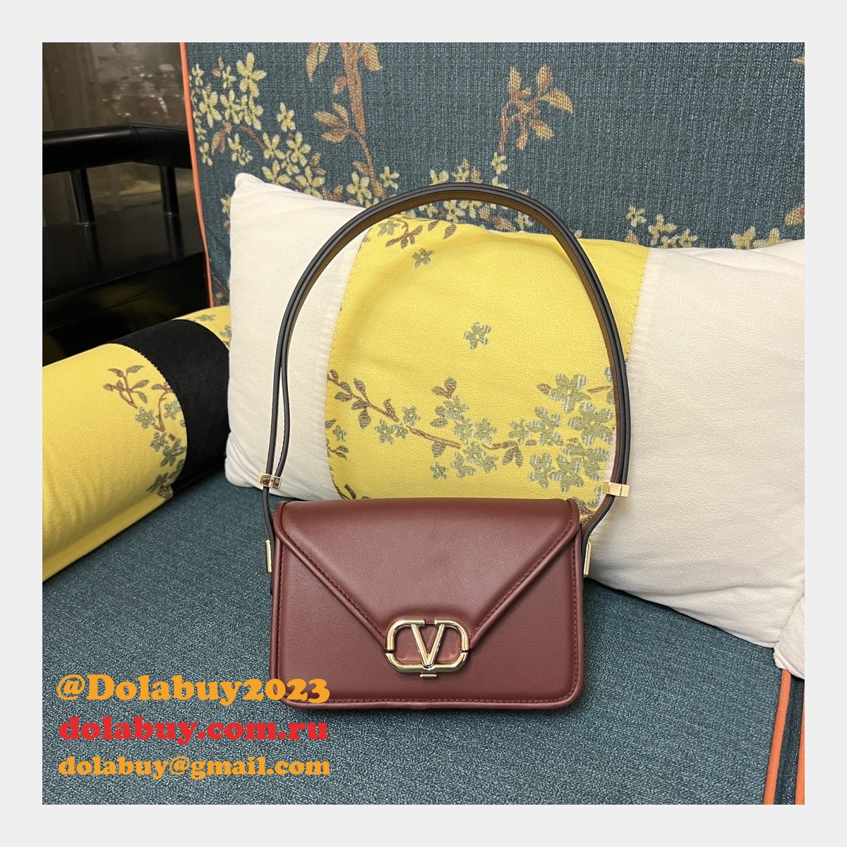 Wholesale VALENTINO GARAVANI LETTER VLOGO SIGNATURE handbag