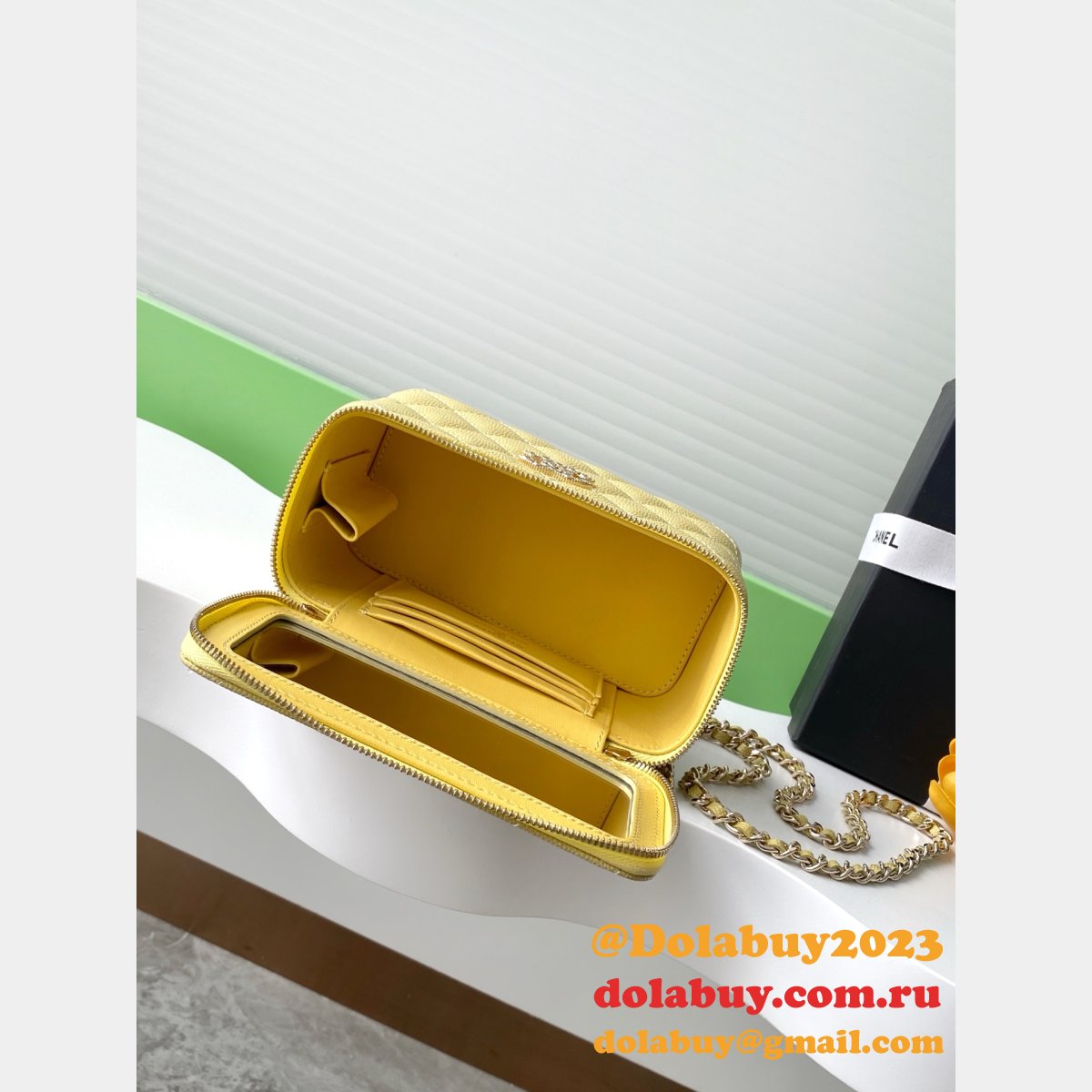 Luxury Long Vanity AP4530 Replica Chain Shiny Bag