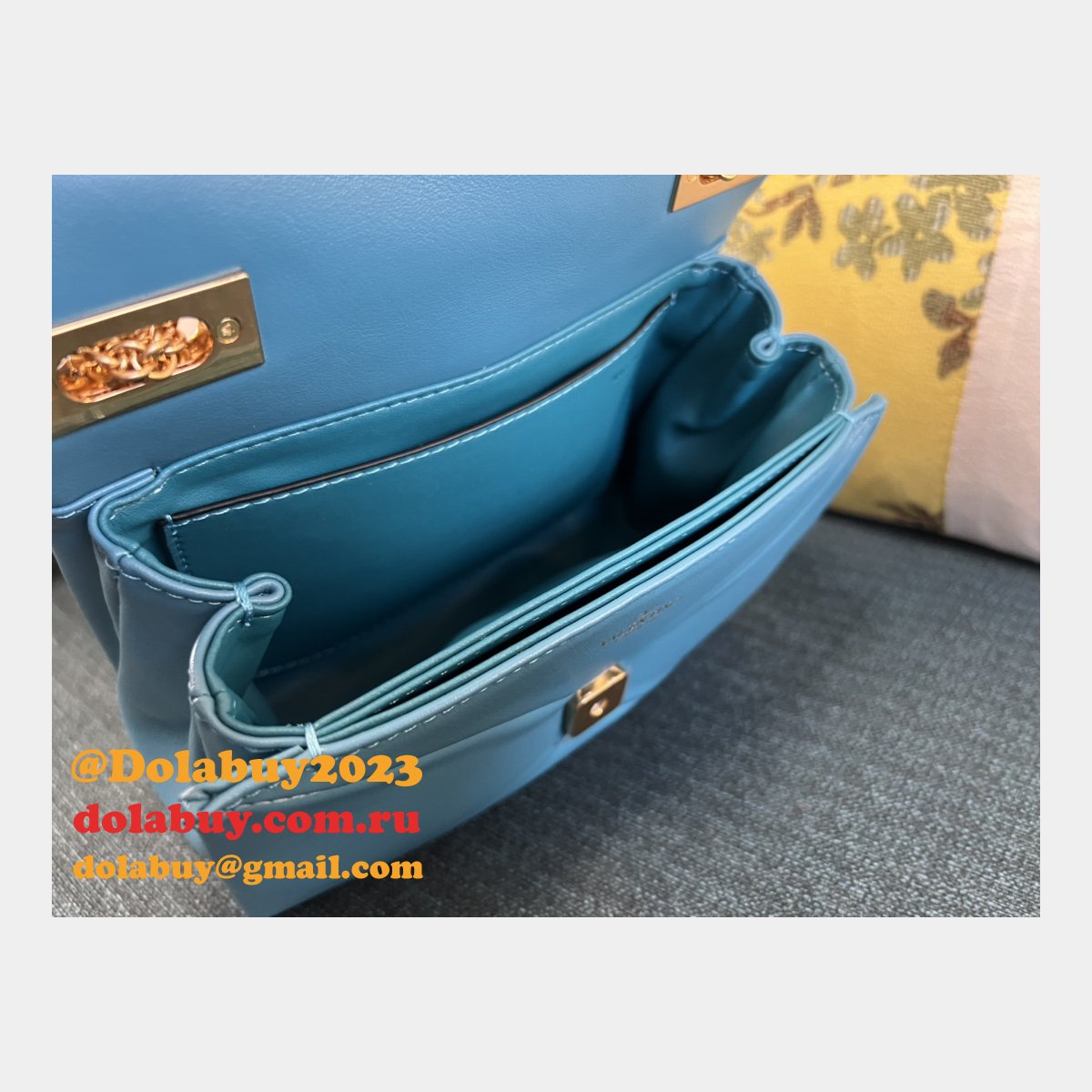 AAA+ Shop Valentino Garavani ONE STUD Chain Handbag