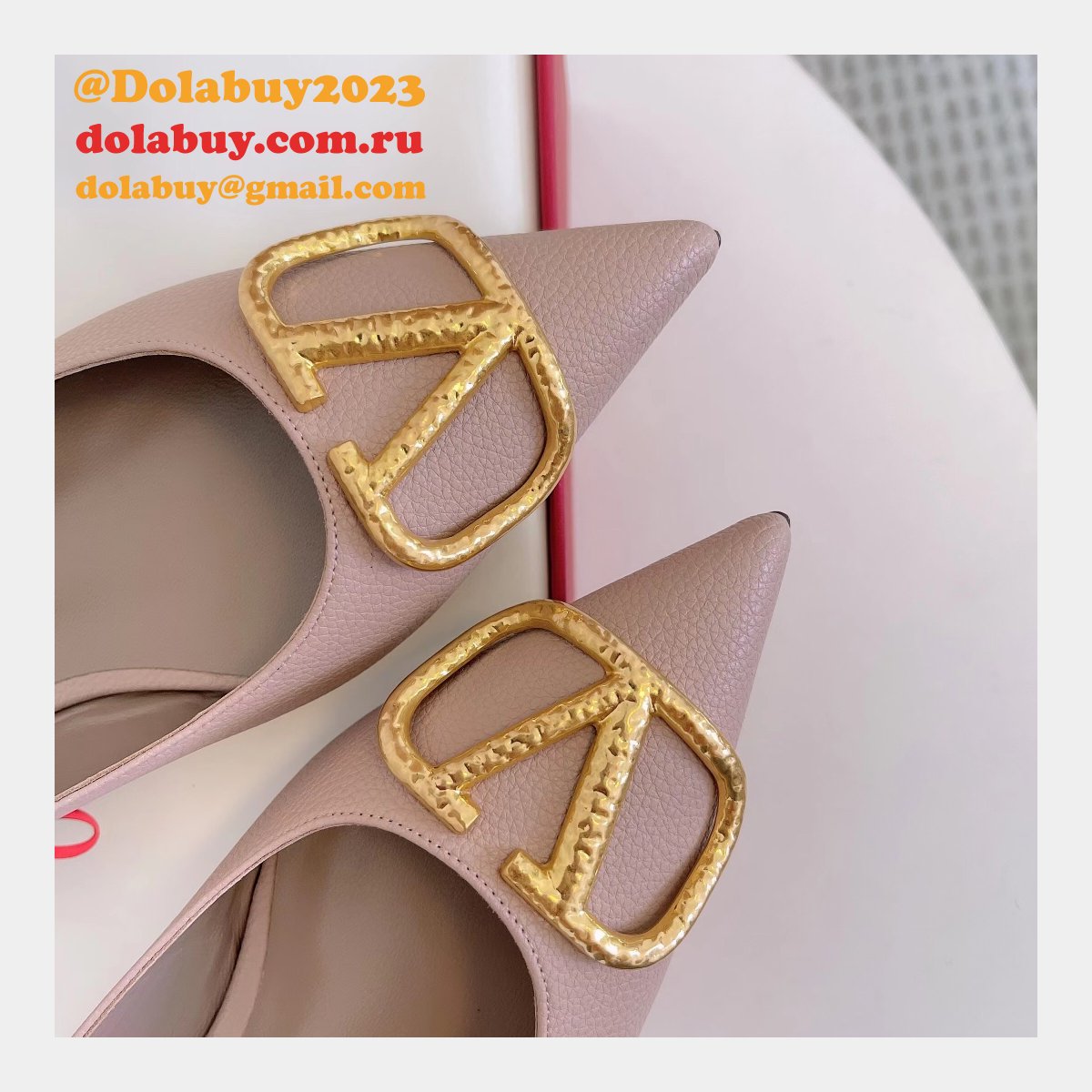 Valentino Garavani Perfect Replica