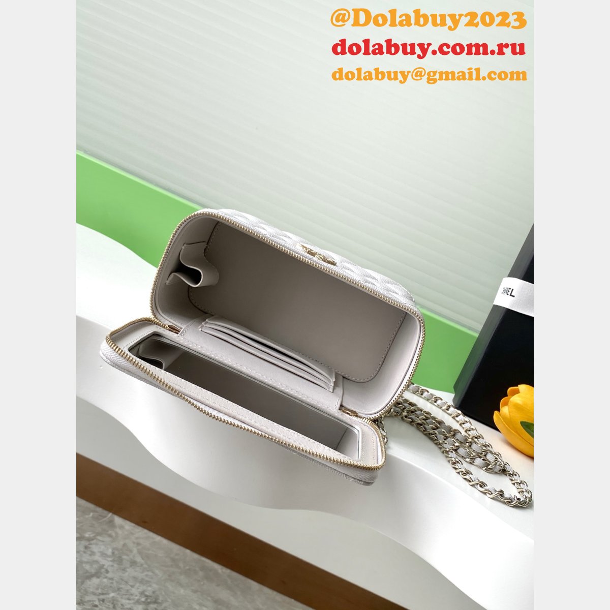 Luxury Long Vanity AP4530 Replica Chain Shiny Bag