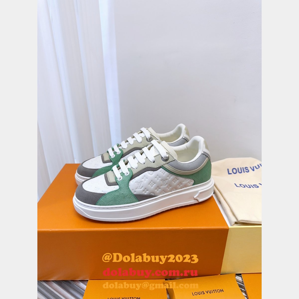 LOUIS VUITTON LUXURY Time Out Sneaker