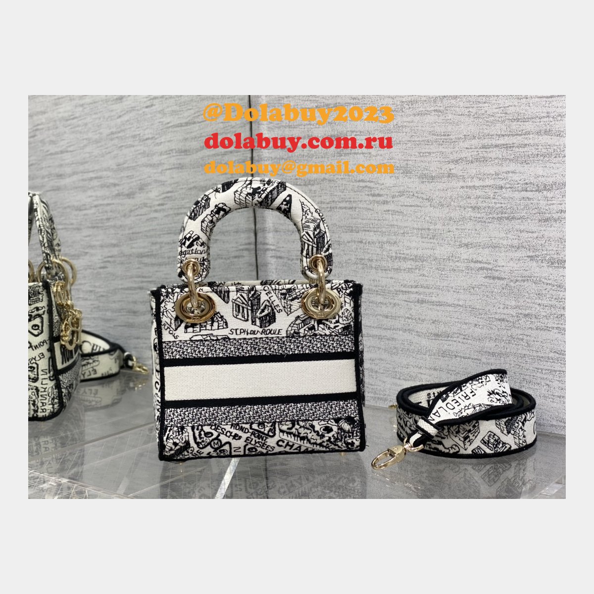 The Fashion Designer Christian Dior 17cm Bags For Sale