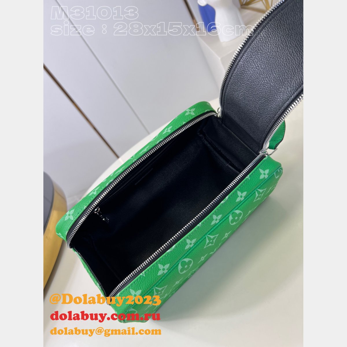 Fake Dopp Kit Taigarama M31013/M31037 Men Louis Vuitton Travel Perfect Bag