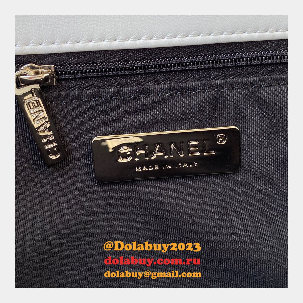 Best Replica Lambskin Gold-Tone AS1160 White/Black 19 Handbags Online Sale