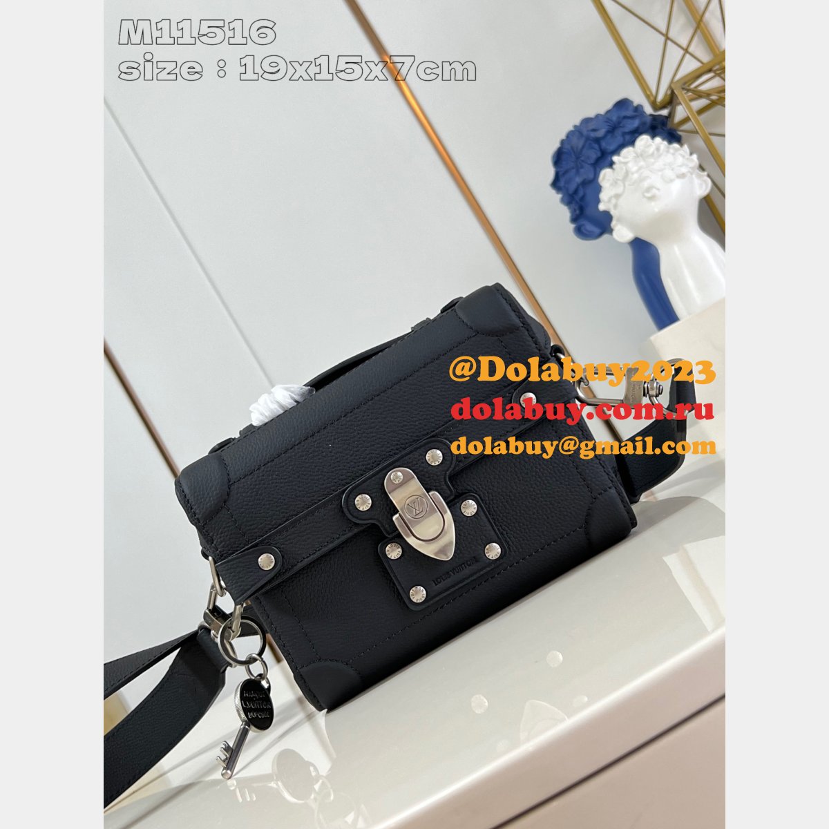 Fashion AAA+ M11516 Soul Trunk Men Louis Vuitton Black Bag