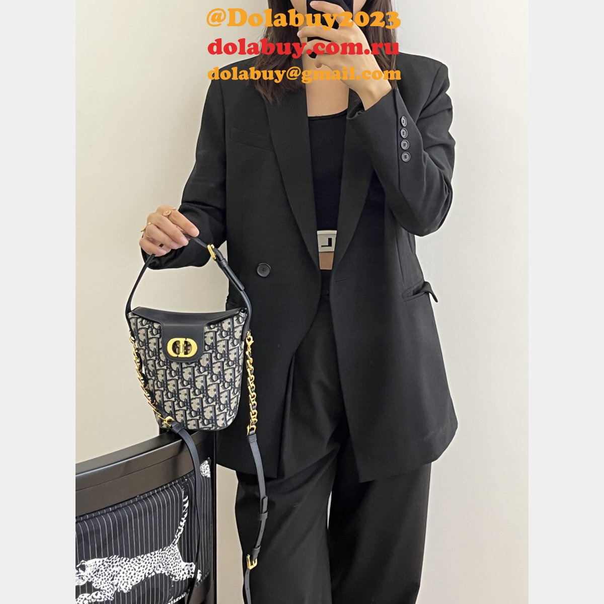 Dior Designer Oblique 30 Amber Montaigne Bucket 2049 Replica Bag