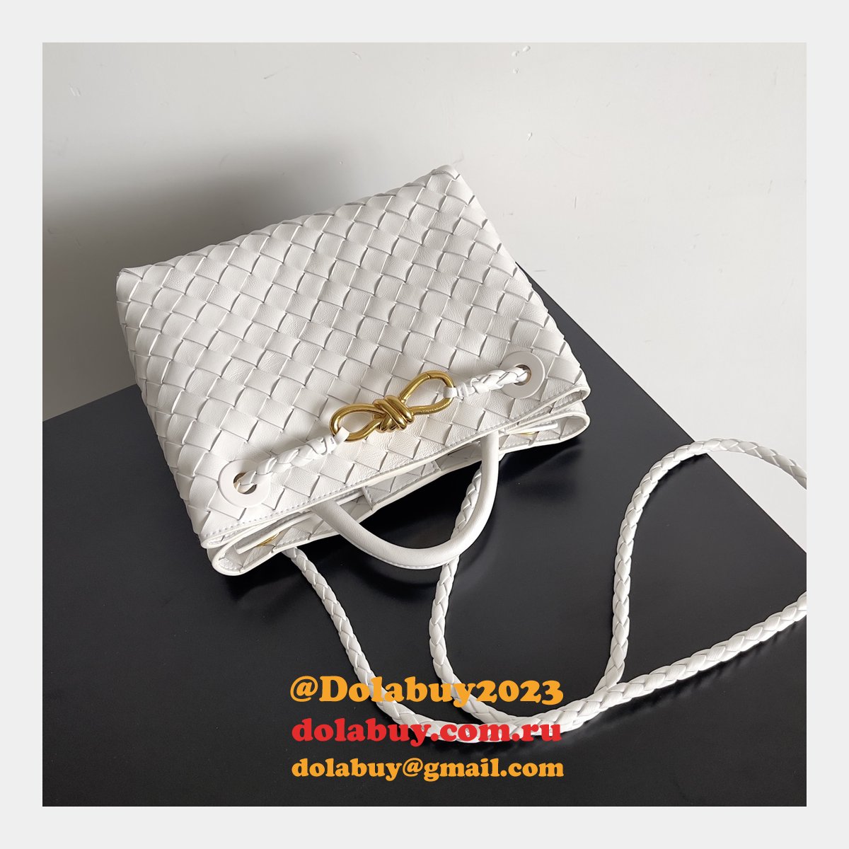 BOTTEGA VENETA ANDIAMO Small 25cm Bag Leather Strap