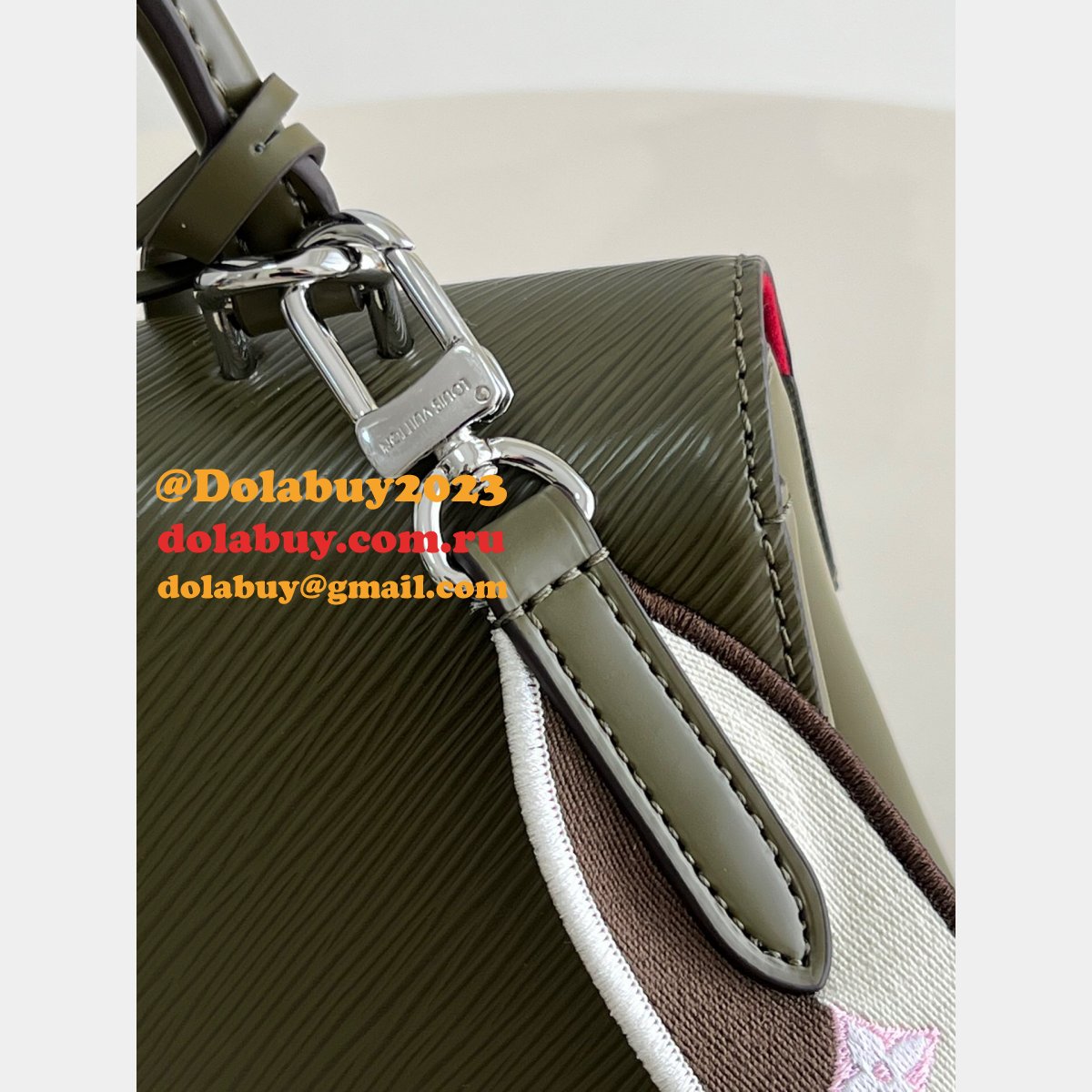 Designer Louis Vuitton Replica Cluny Epi Leather M58928/M59134 Mini/BB Bag