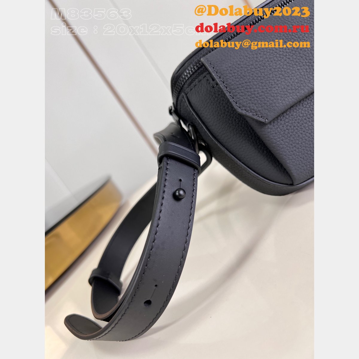 Pilot Wearable Wallet M83563/M83560 LV Aerogram Replica Bags