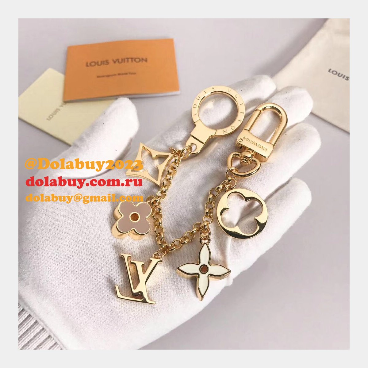 Top Quality Louis Vuitton Fleur de Monogram Bag Charm Chain M65111 Gold