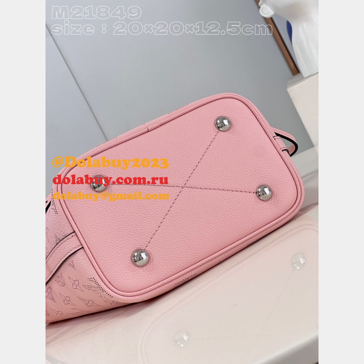 Louis Vuitton Luxury M21849 Blossom 7 Star Mahina Bag