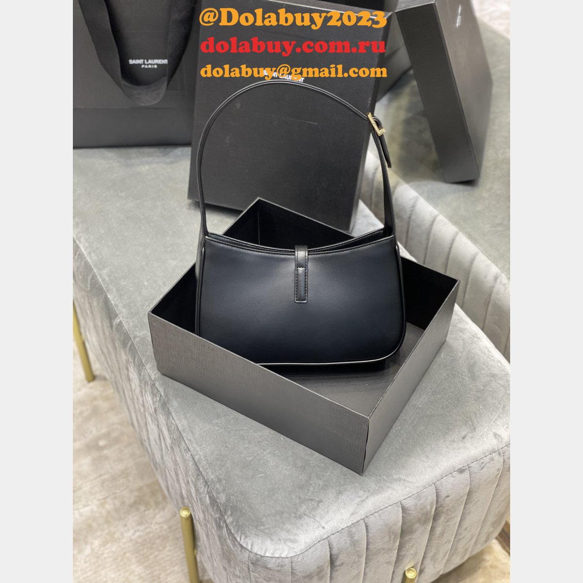 Replica Saint Laurent LE 5 À 7 hobo 657228 bag in matte python