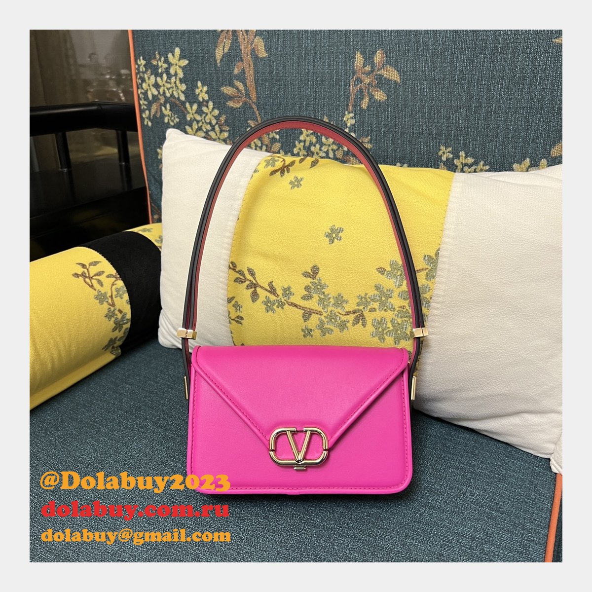 Wholesale VALENTINO GARAVANI LETTER VLOGO SIGNATURE handbag