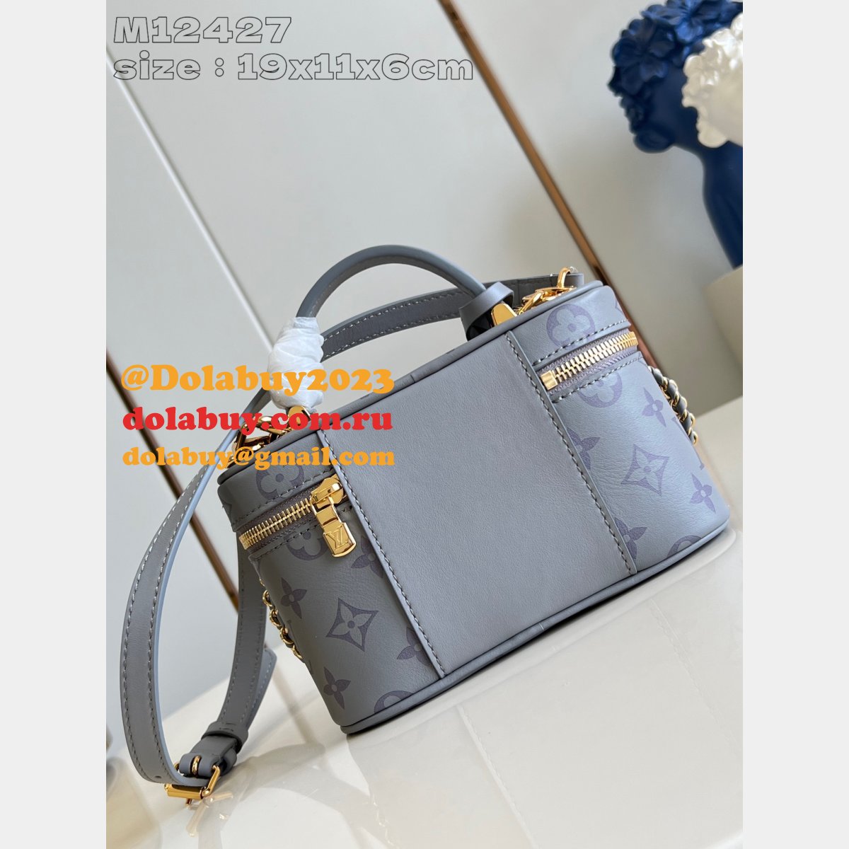 UK Louis Vuitton Replica Vanity Chain Pouch Fashion M12427 Bag