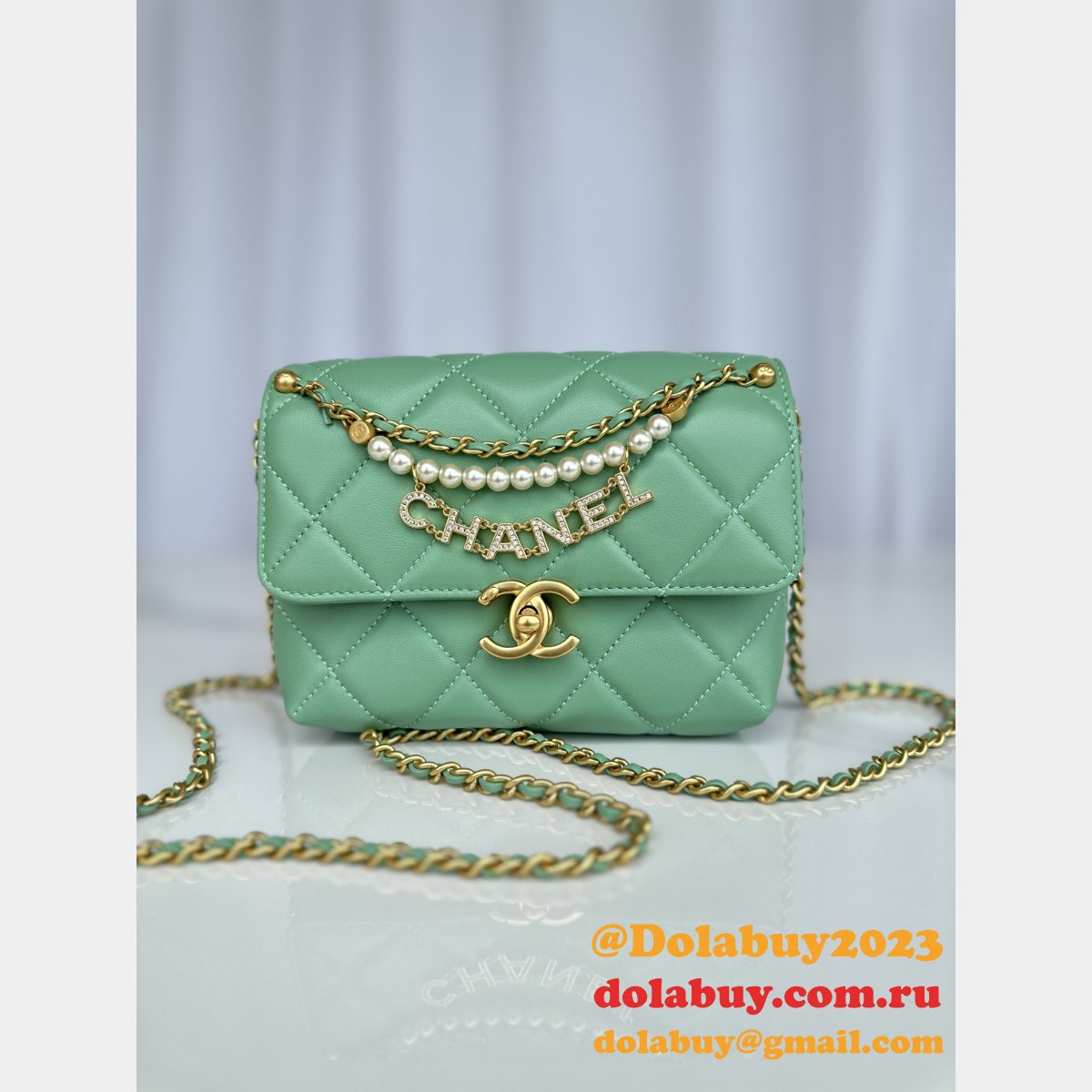 Top Quality CC Shiny Lambskin Crossbody Bag AS4986