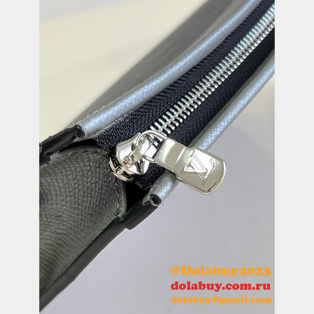 Louis Vuitton Fake Travel M30840 Pochette Voyage MM K45