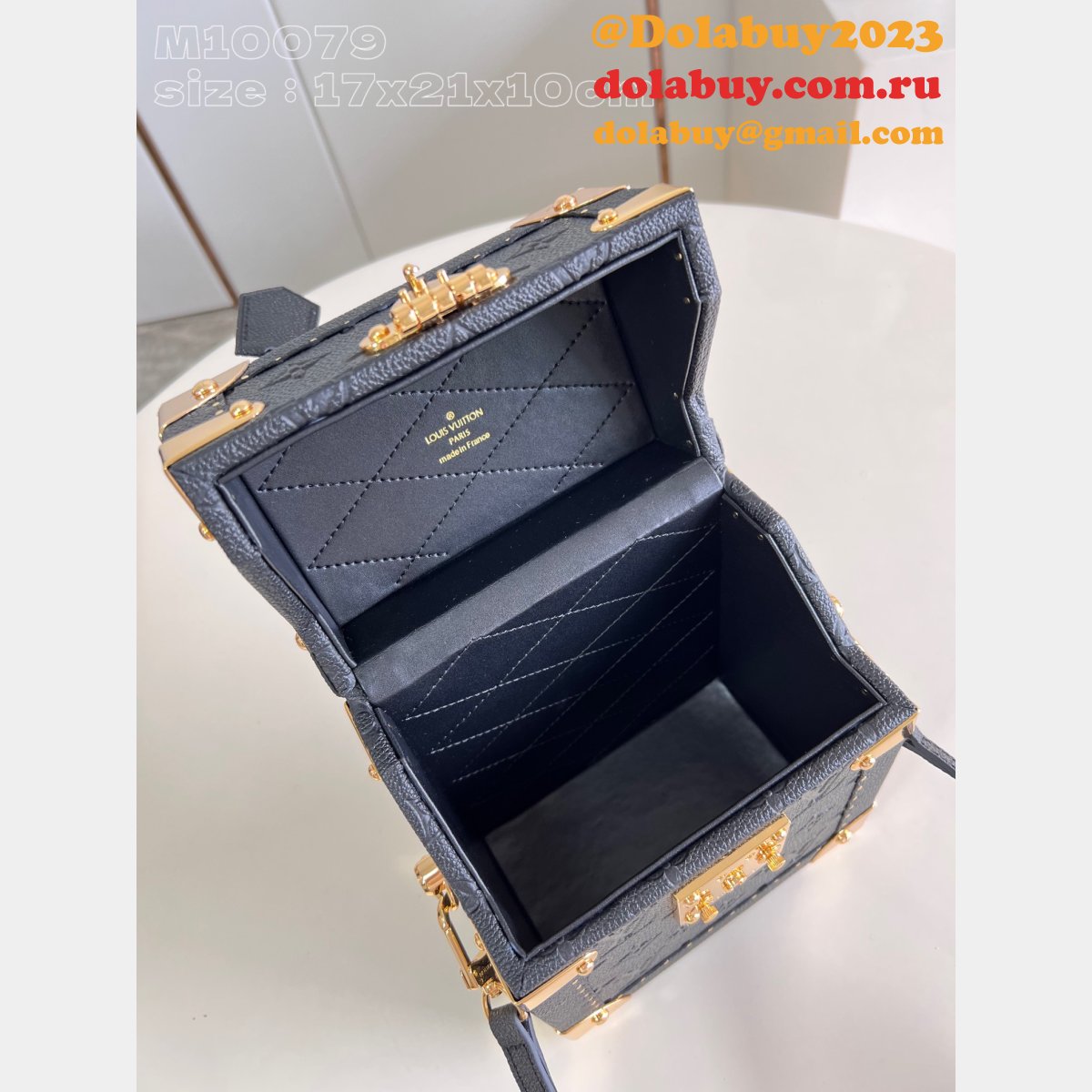 Perfect Louis Vuitton M11131 Camera Box Art of Living Replcia Bag