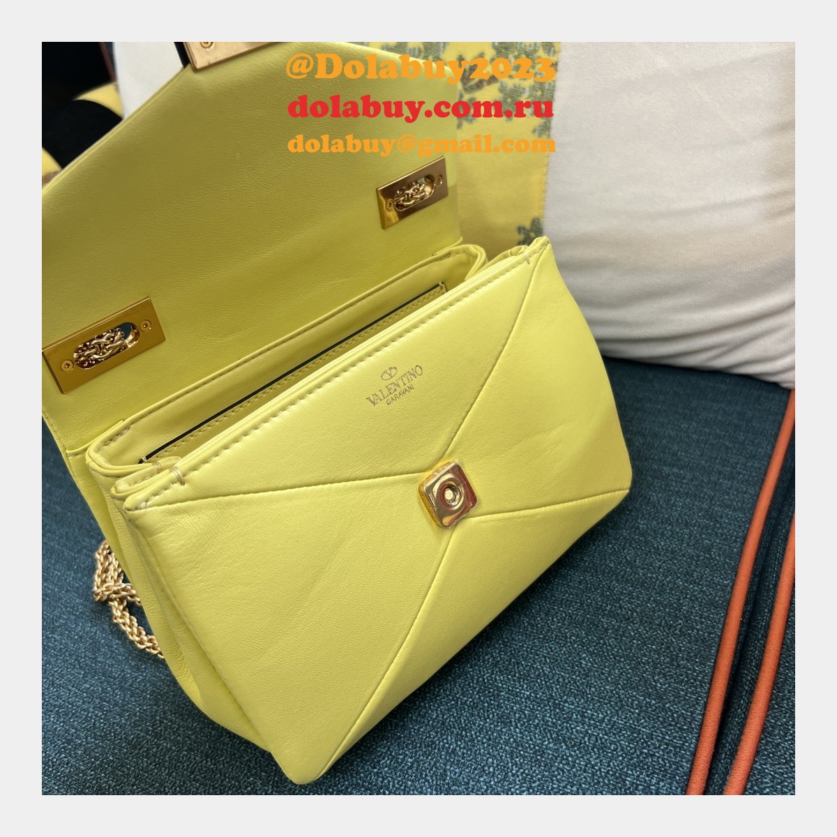 AAA+ Shop Valentino Garavani ONE STUD Chain Handbag