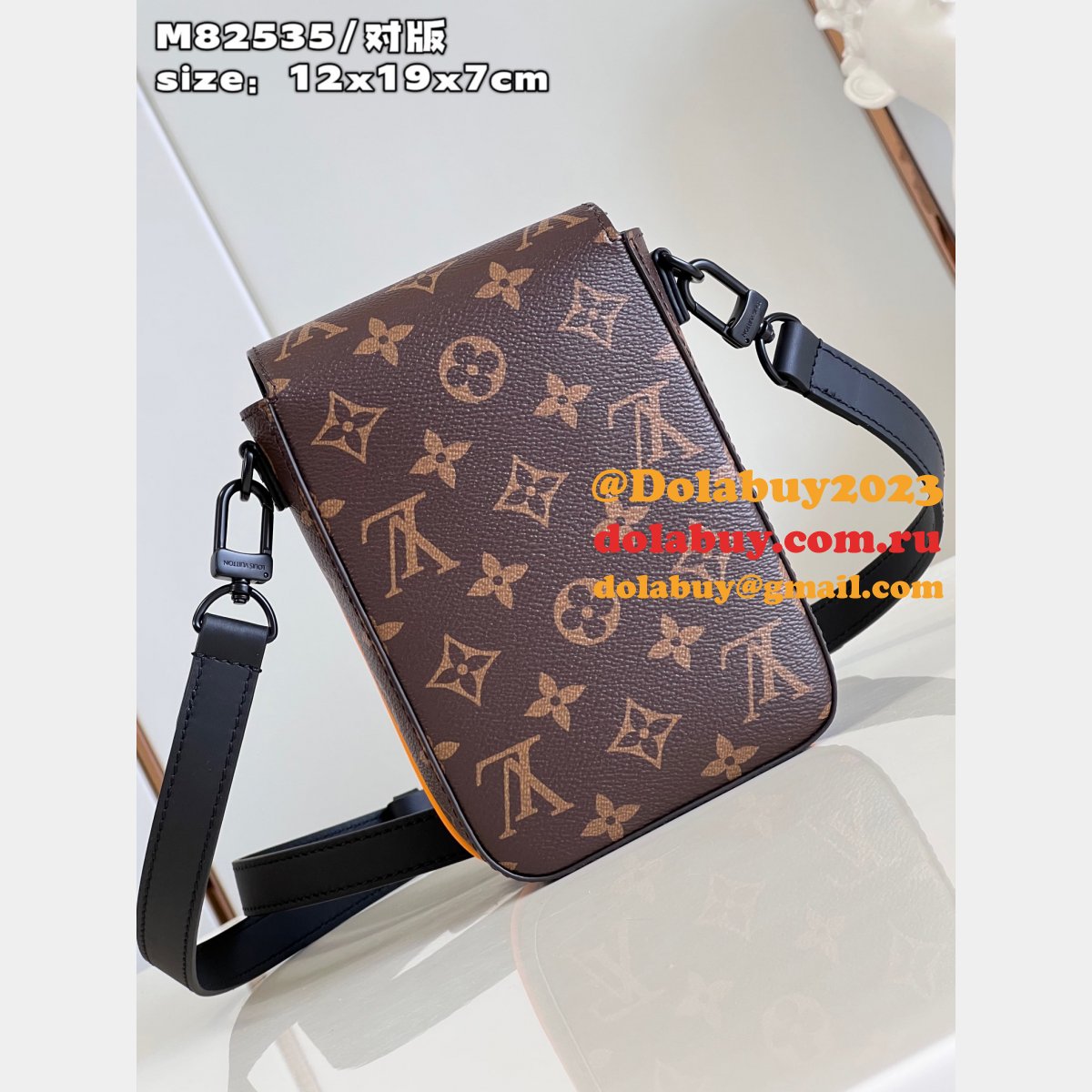 S-Lock Vertical Wearable Wallet Replica Louis Vuitton 7 Stars Bag