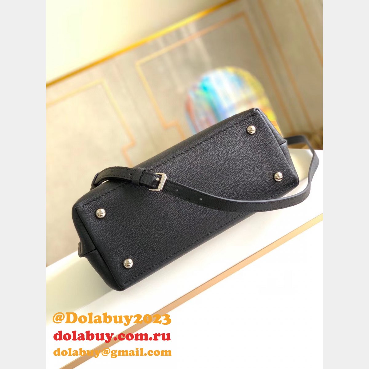 Luxury Louis Vuitton Lockme Ever BB Lockme Leather M53937 Black