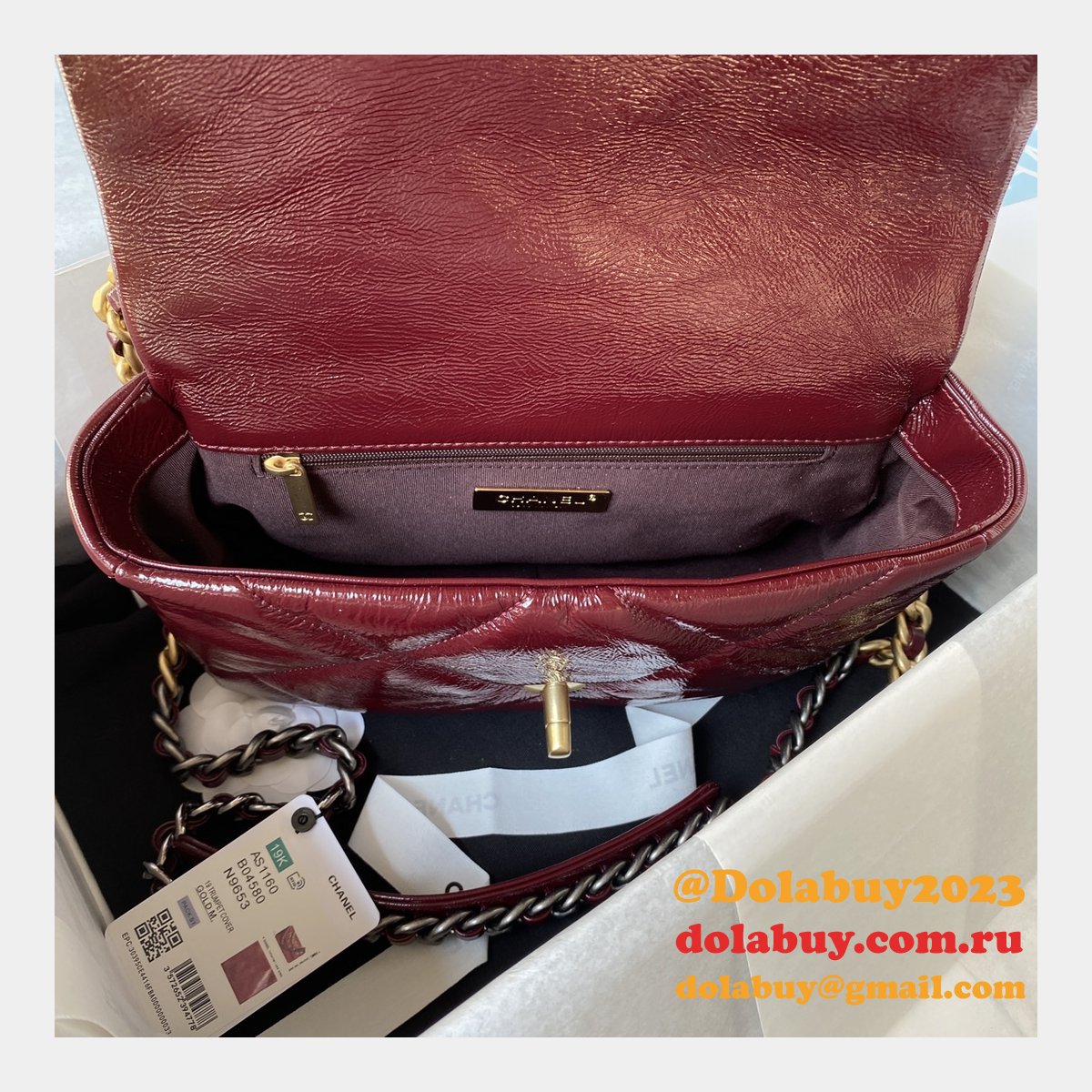 Luxury Flap Shiny Lambskin 19 AS1160 Replica Handbag 26CM