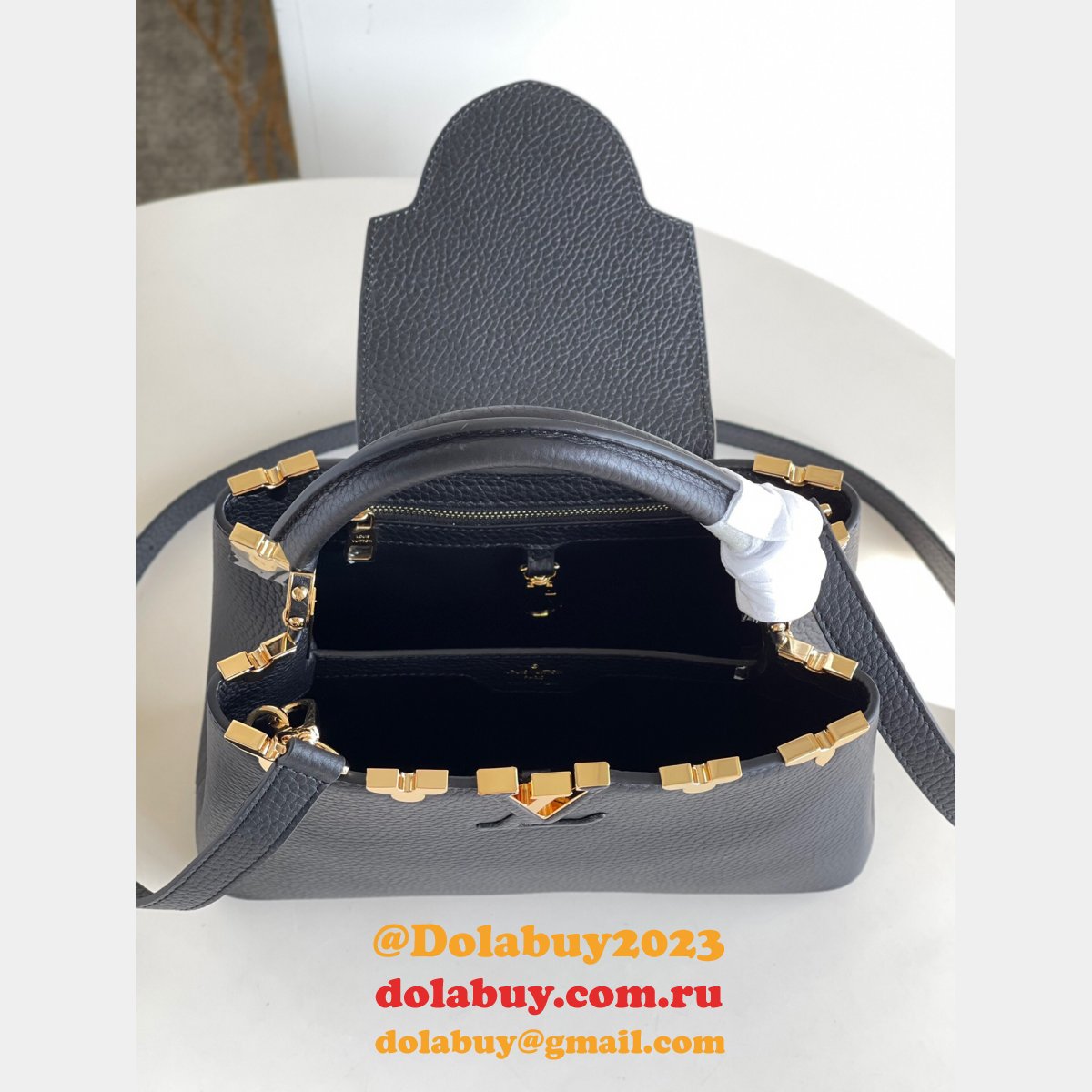 How To Buy Cheap Louis Vuitton M54663/M54665 Capucines Bag From China