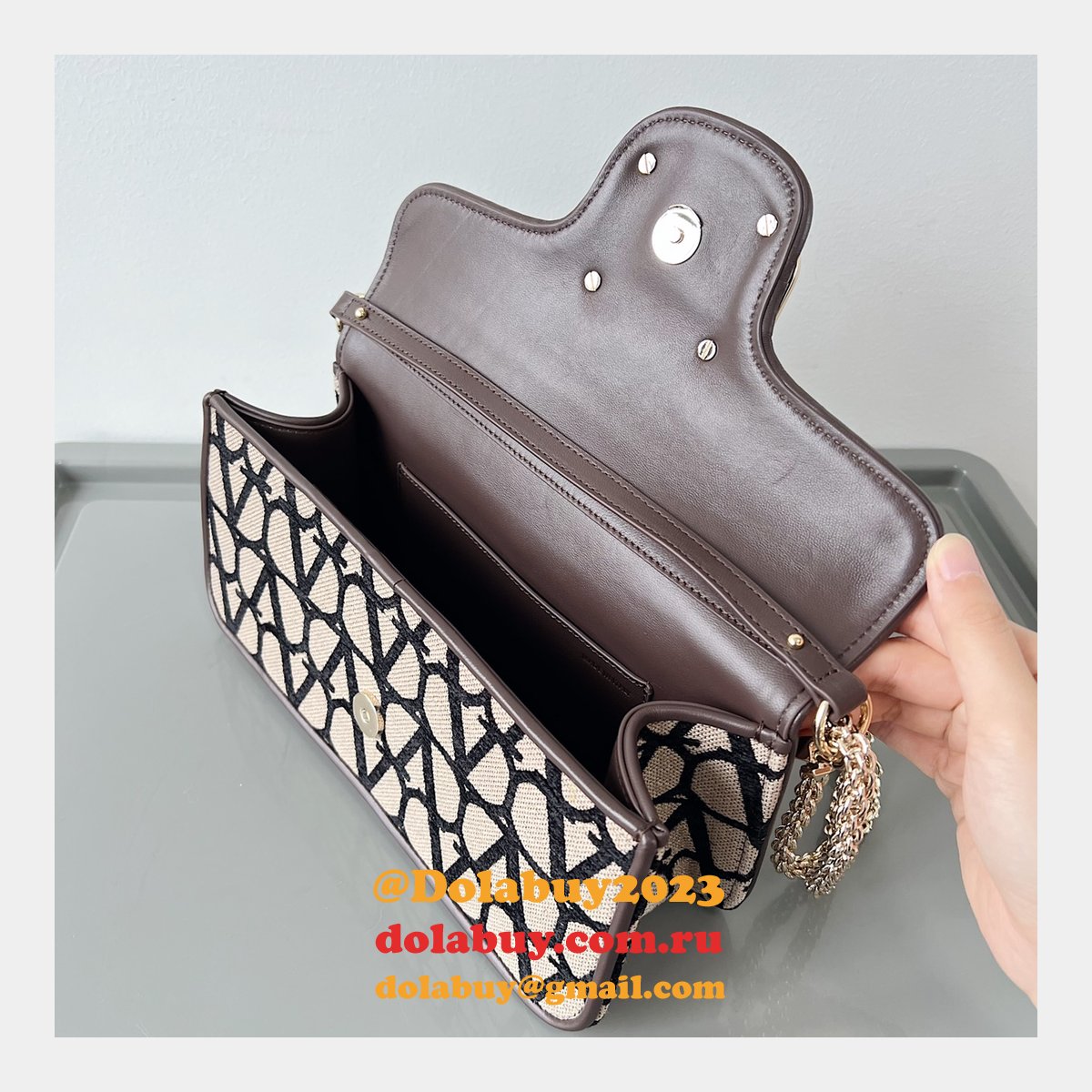 Shop Valentino Garavani 1133 Locò VLogo Signature Replica Bags Sale