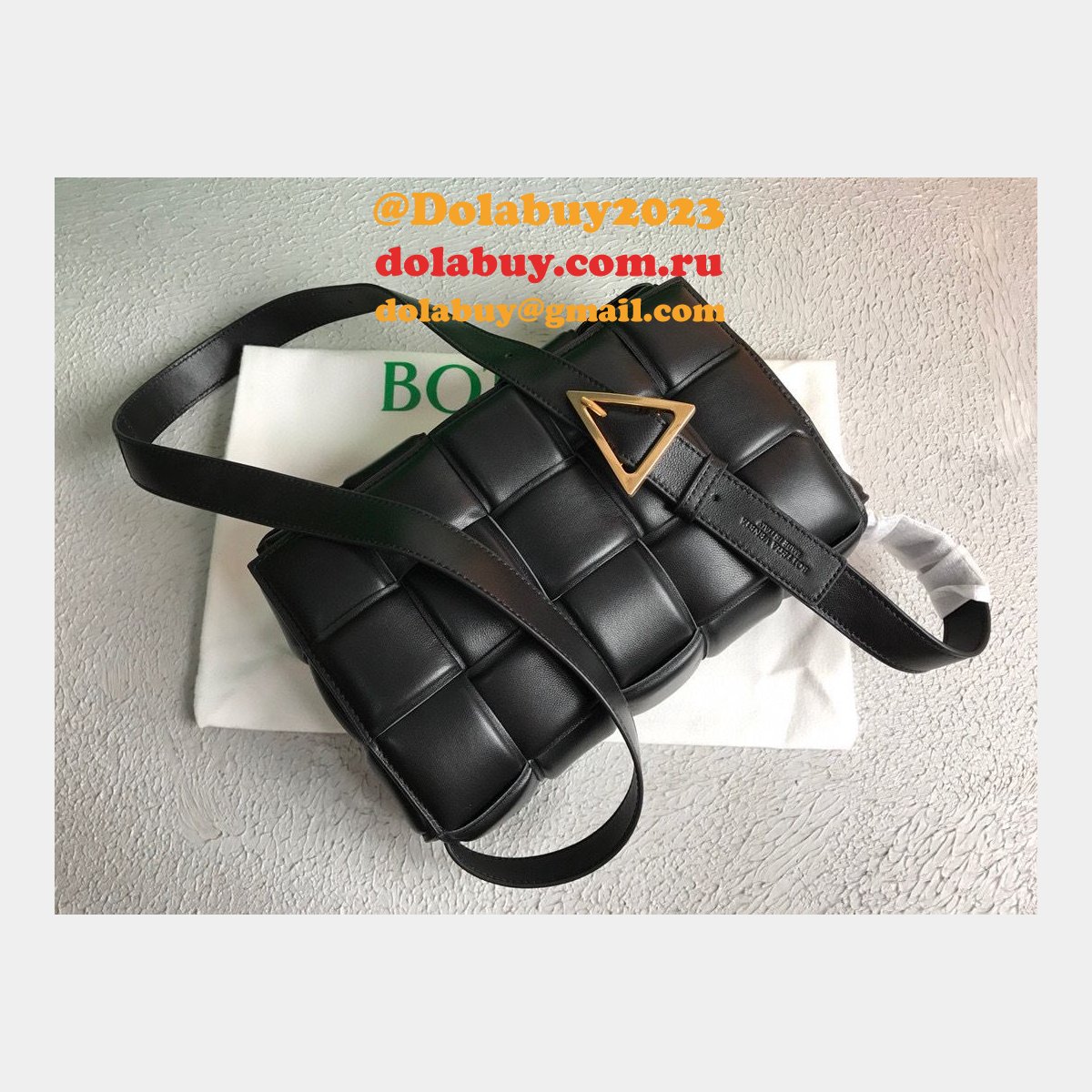 Bottega Veneta Best Replica Maxi Intreccio Cassette Nappa leather shoulder bag