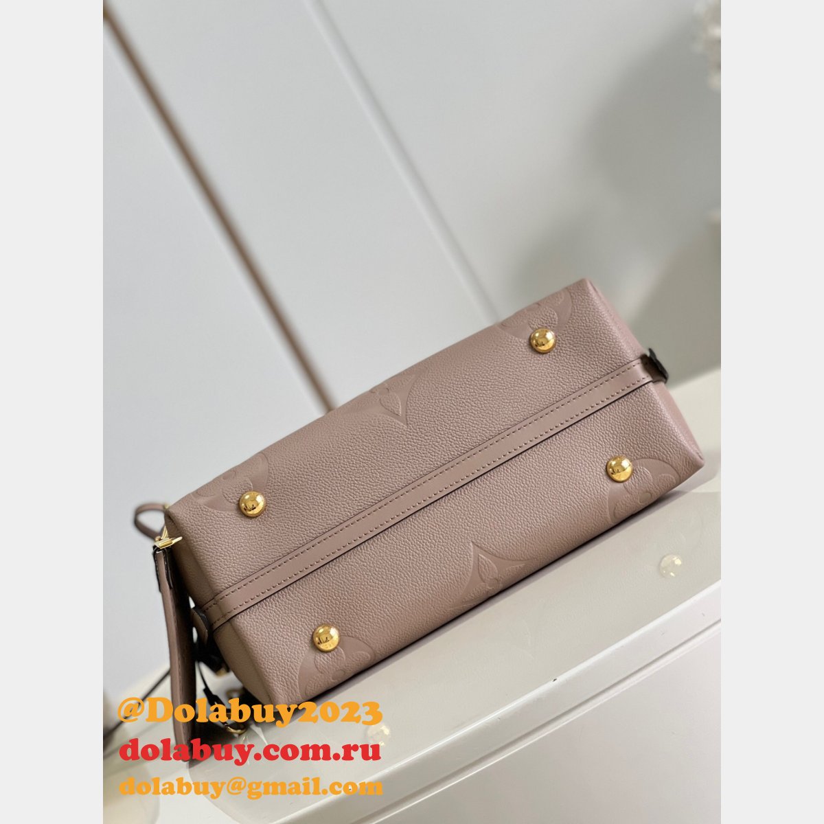 Fake Louis Vuitton Apricot CarryAll Monogram m46293 Handbag