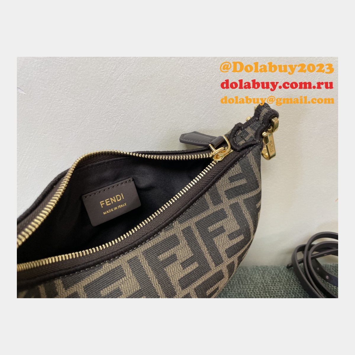 our dolabuy best praphy 56853 designer replica F**di bag